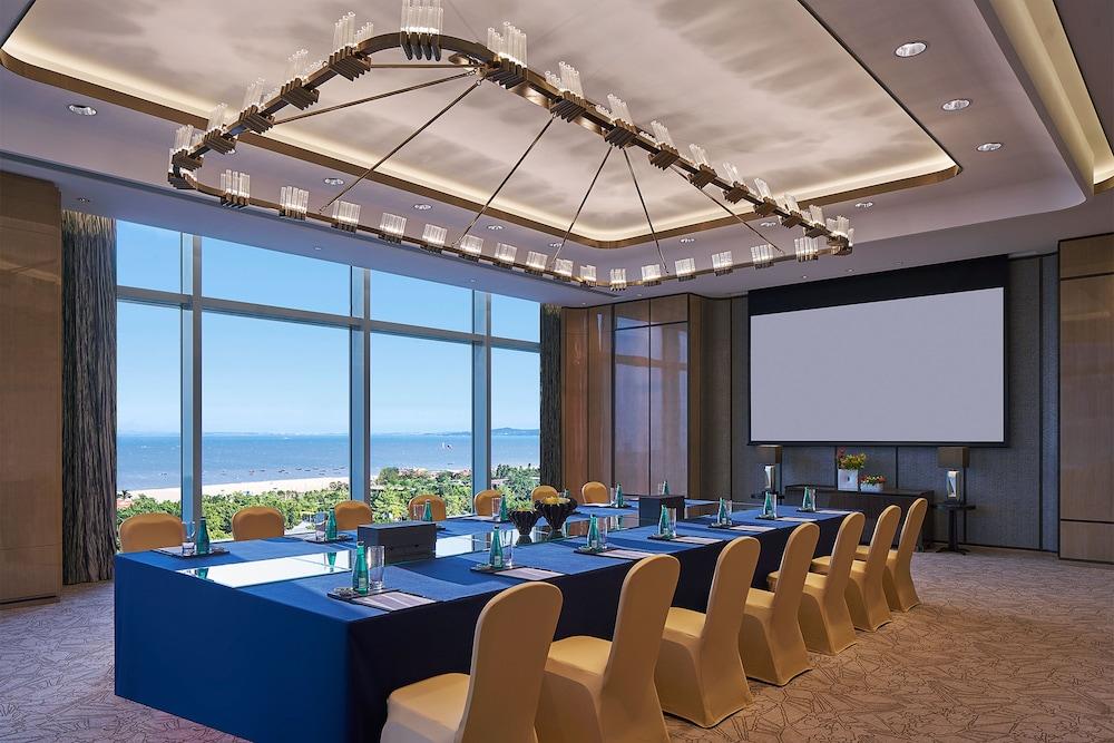 Hotel Shangri-la 5*